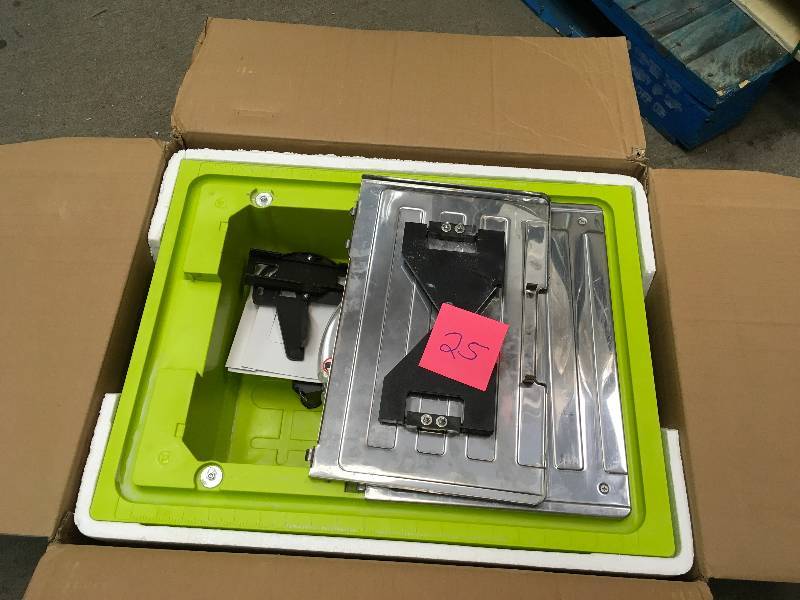 RYOBI 7 in. 4.8 Amp Tabletop Tile Saw in very good condition