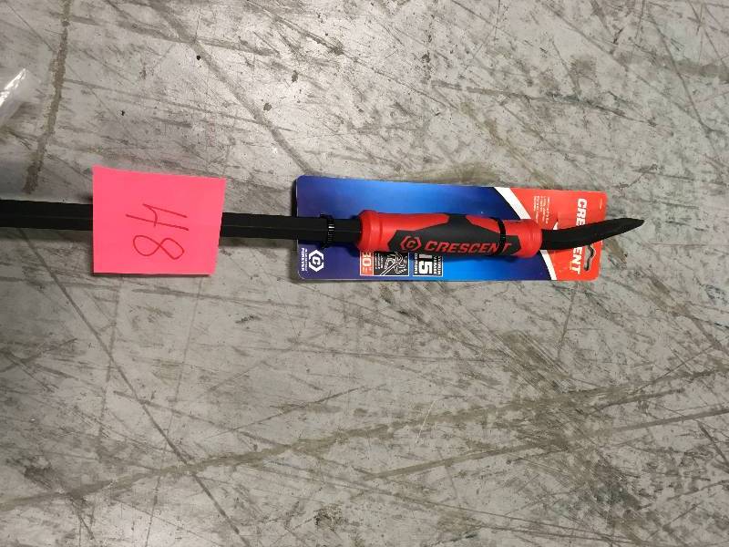 Crescent 30 in. Code Red Indexing Flat Pry Bar in very good condition