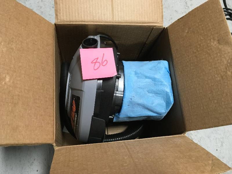 Bucket Head 5 Gal. 1.75-Peak HP Wet Dry Vac in very good condition
