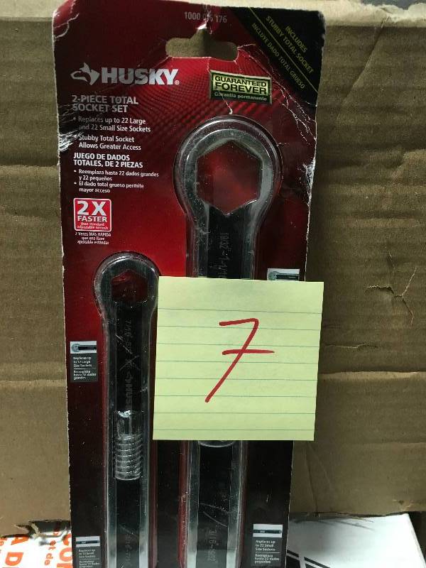 lot 7 image: Socket Socket Set Husky Sockets Total (2-Piece) in good condition
