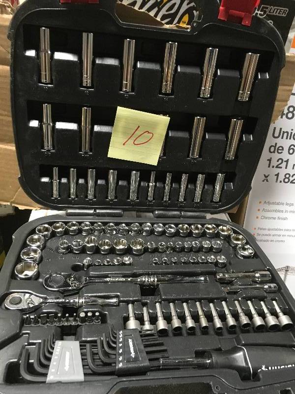 lot 10 image: Husky Mechanics Tool Set (111-Piece) MISSING 1 PC in good condition