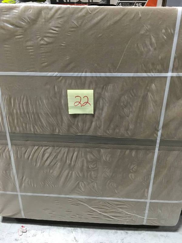 lot 22 image: Pratt Retail Specialties 30 in. L x 30 in. W x 30 in. D Moving Box (5-Pack) in good condition