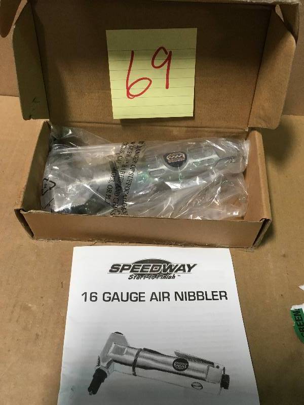 lot 69 image: Speedway 16 Guage Air Nibbler in good condition