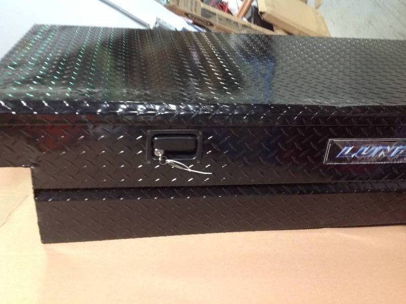 lot 24 image: LUND TRUCK TOOL BOX BLK in good condition
