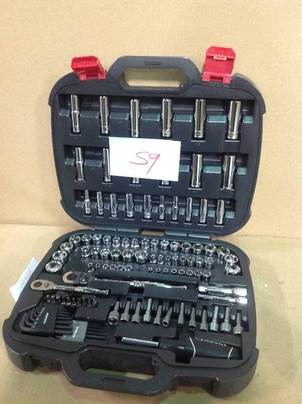 lot 59 image: Husky Mechanics Tool Set (111-Piece) in good condition
