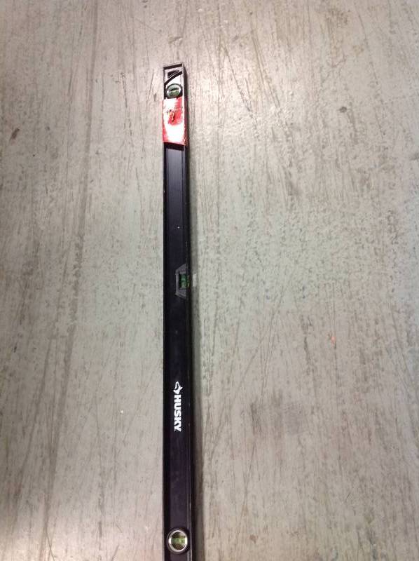 lot 84 image: Husky I-Beam Level Durable Aluminum Standard Frame Leveling Tool Home Garage 48 in good condition