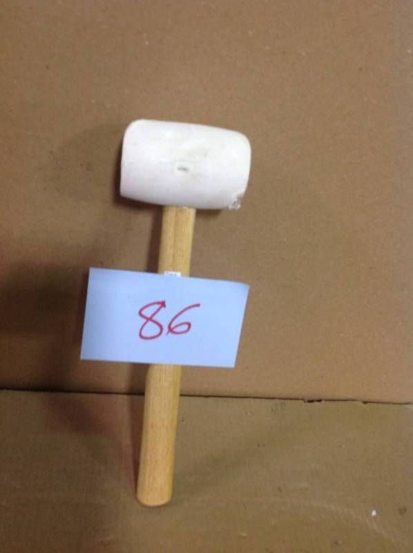 lot 86 image: ANVIL 16 oz. Rubber Mallet with White Head in good condition