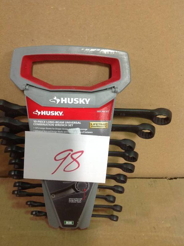 lot 98 image: Husky Metric Long-Pattern Universal Combination Wrench Set (10-Piece) in good condition