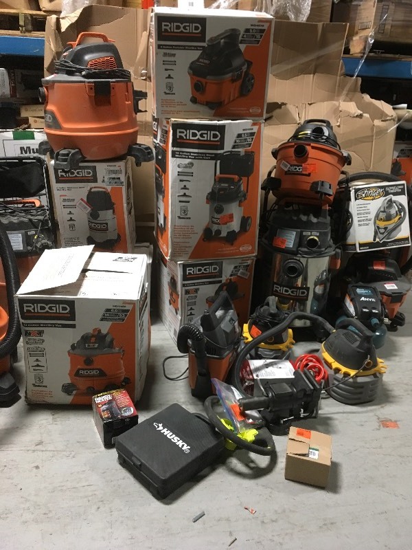 lot 114 image: Pallet of salvage tools for parts o repair