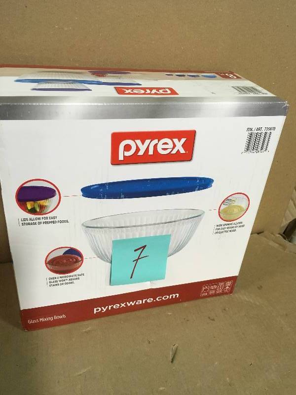 Pyrex 8 Piece Ribbed Bowl (4) Set Including Blue Locking Lids not used