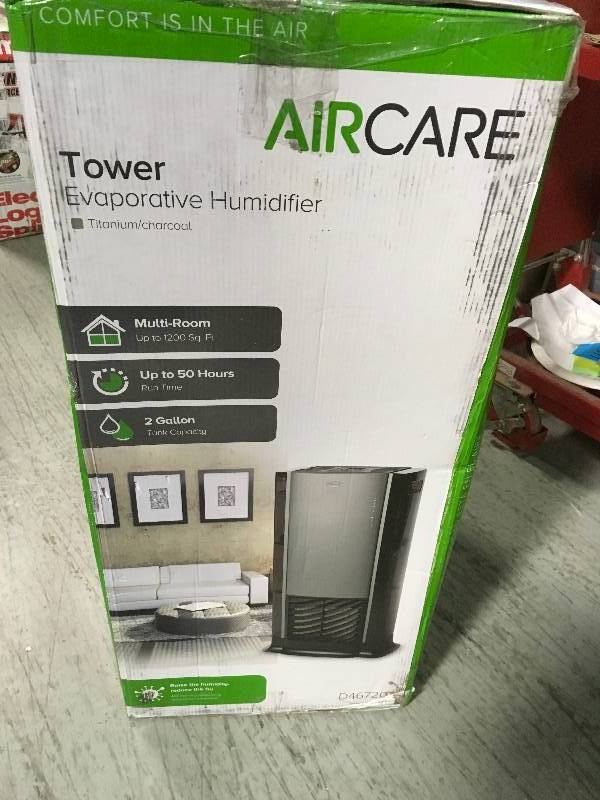 AIRCARE Designer Series 2 Gal. Evaporative Humidifier for 1,200 sq. ft.  in good condition