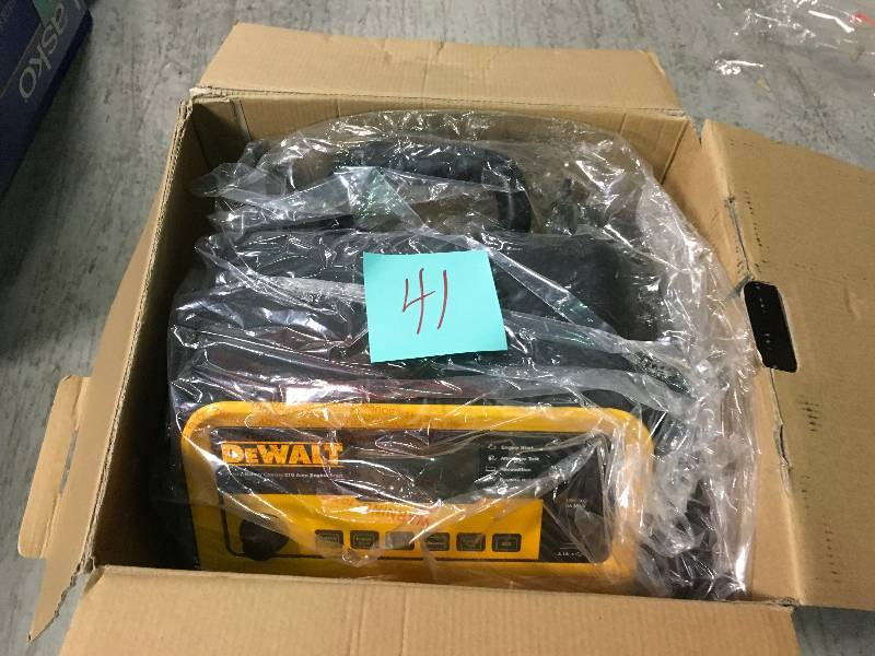 DEWALT 70 Amp Wheel Charger with 200 Amp Engine Start  in good condition