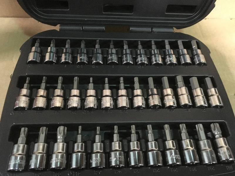 Husky 38 in. Drive Master Bit Socket Set (37-Piece)  in good condition