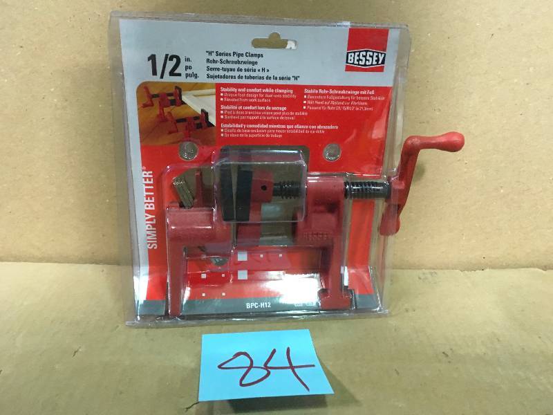 BESSEY H-Style Pipe Clamp Fixture Set for 12 in. Black Pipe  in good condition