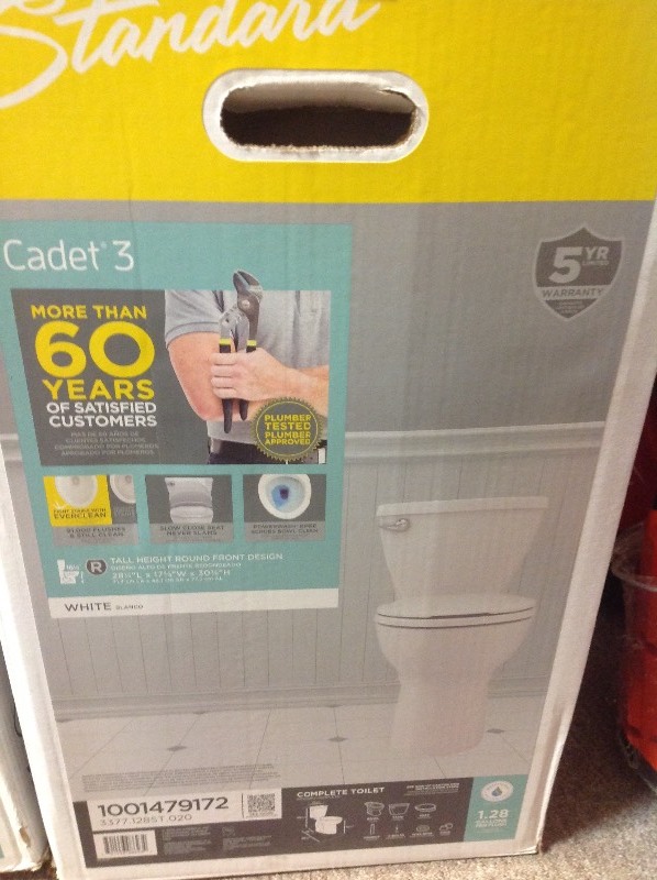 American Standard Cadet 3 Tall Height Complete 2-Piece 1.28 GPF Single Flush Round Toilet in White with Slow Close Seat in good conditions