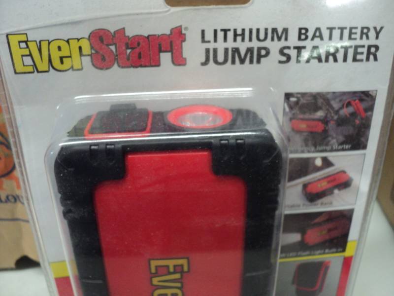 lot 7 image: Everstart Lithium Battery Jump Star...
