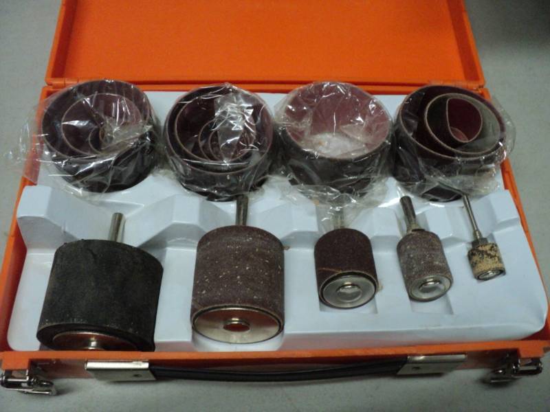 lot 13 image: Drum Sander Kit retail $25...