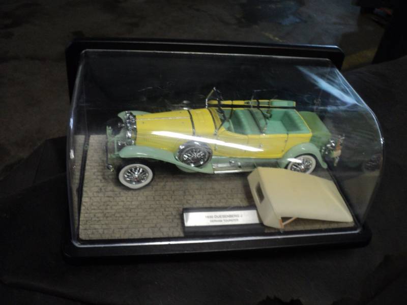 lot 18 image: Franklin Mint 1930 Duesen Berg J in...