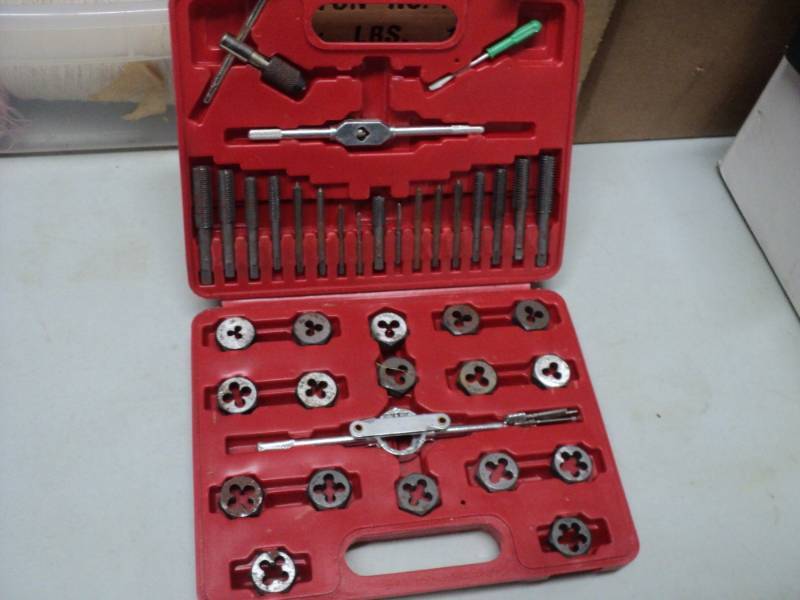 lot 28 image: Grip Set of Tools...