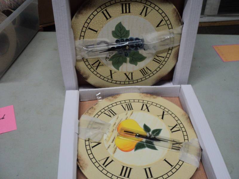 lot 36 image: 6 Clocks, 3 each pear and grape 12...
