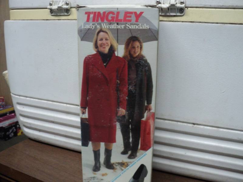 lot 62 image: Tingley Weather Fashions Lady Stret...