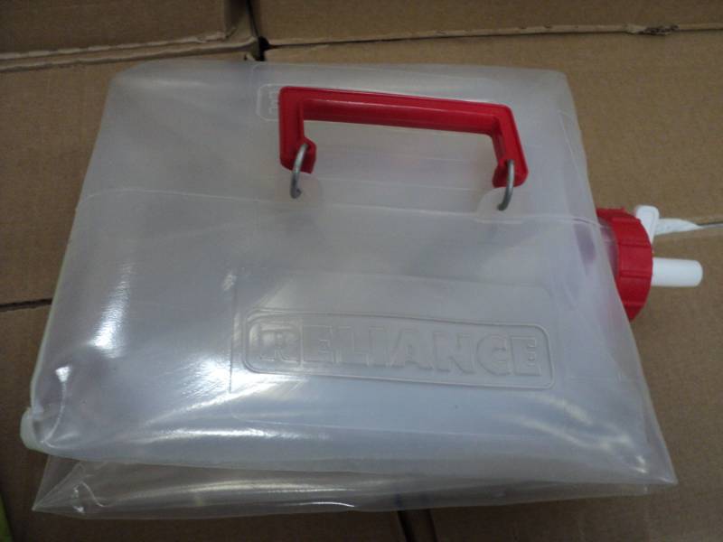 lot 90 image: Lot of 10 Reliance Plastic Collapsi...