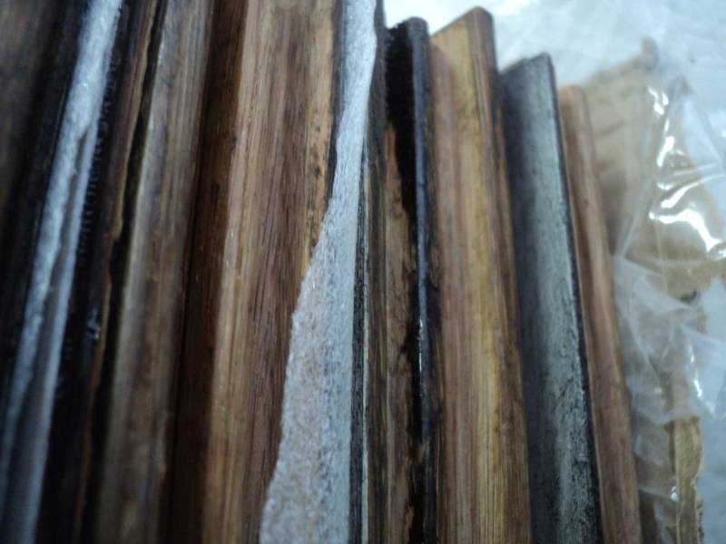 lot 126 image: 2 Cartons Solid Strand Woven Handsc...