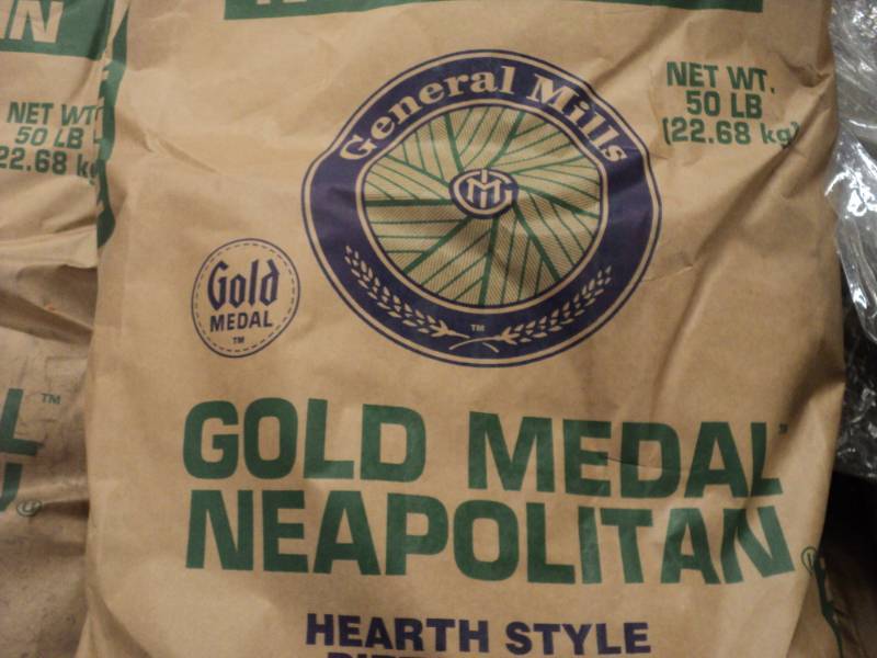 lot 149 image: 50 lb Bag Neapolitan Gold Medal Hea...
