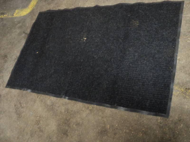 lot 174 image: 1 Rubber Backed Rugs 3 ft x 5 ft...