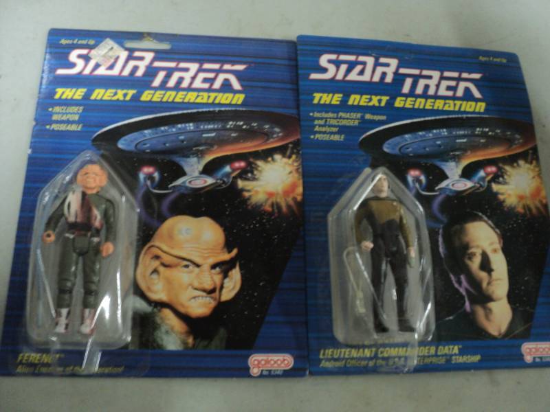 lot 215 image: Star Trek The Next Generation Posea...