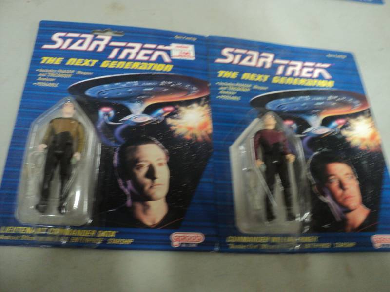 lot 221 image: Star Trek The Next Generation Posea...