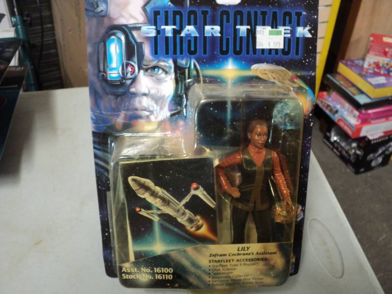 lot 246 image: Star Trek Collectibles...