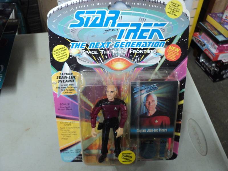 lot 250 image: Star Trek Collectibles...