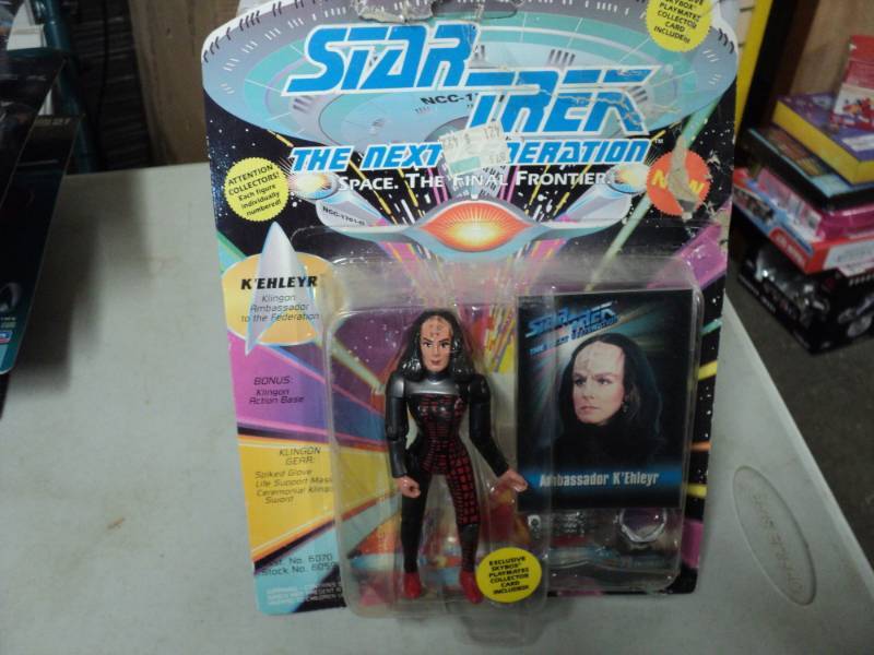 lot 251 image: Star Trek Collectibles...
