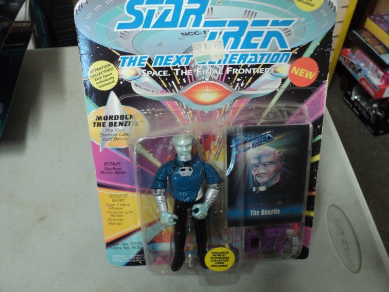 lot 252 image: Star Trek Collectibles...