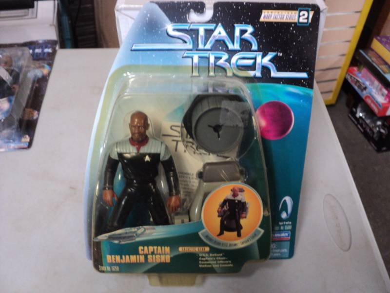 lot 257 image: Star Trek Collectibles...