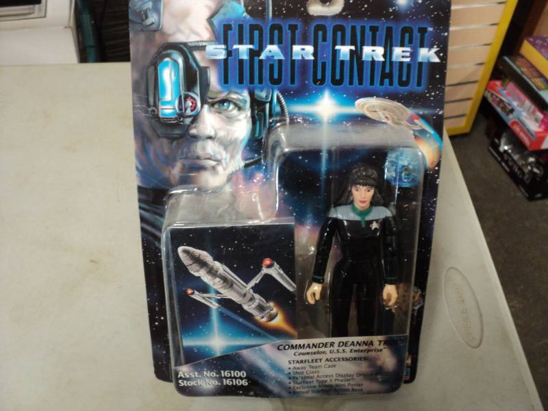 lot 259 image: Star Trek Collectibles...