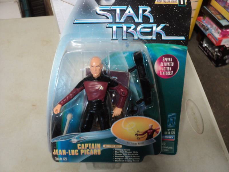 lot 260 image: Star Trek Collectibles...