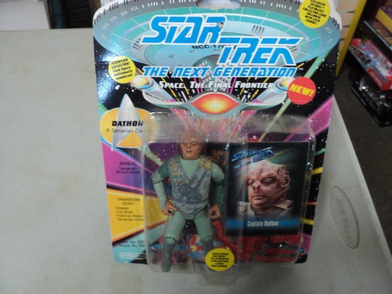 lot 261 image: Star Trek Collectibles...
