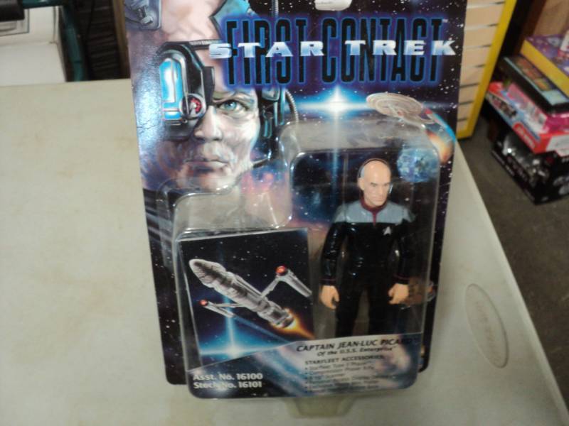 lot 263 image: Star Trek Collectibles...