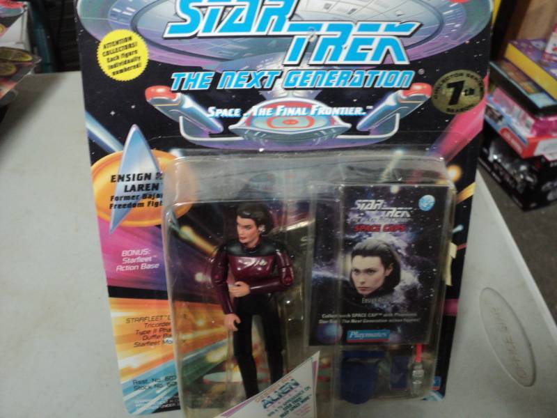 lot 275 image: Star Trek Collectibles...
