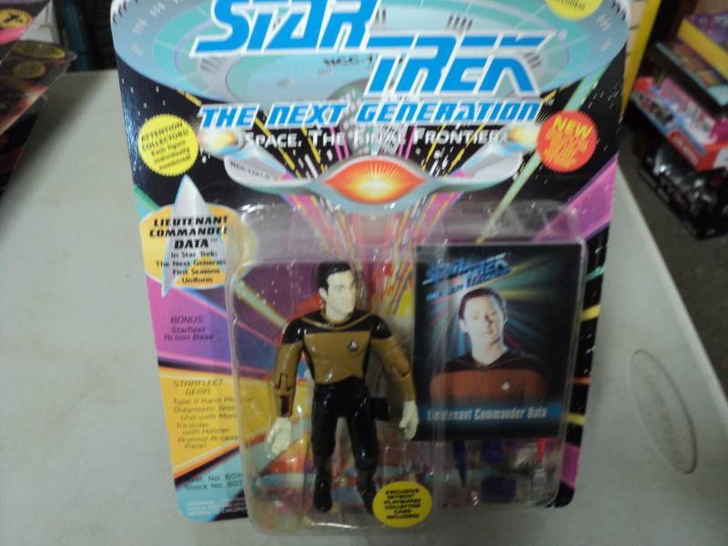 lot 277 image: Star Trek Collectibles...