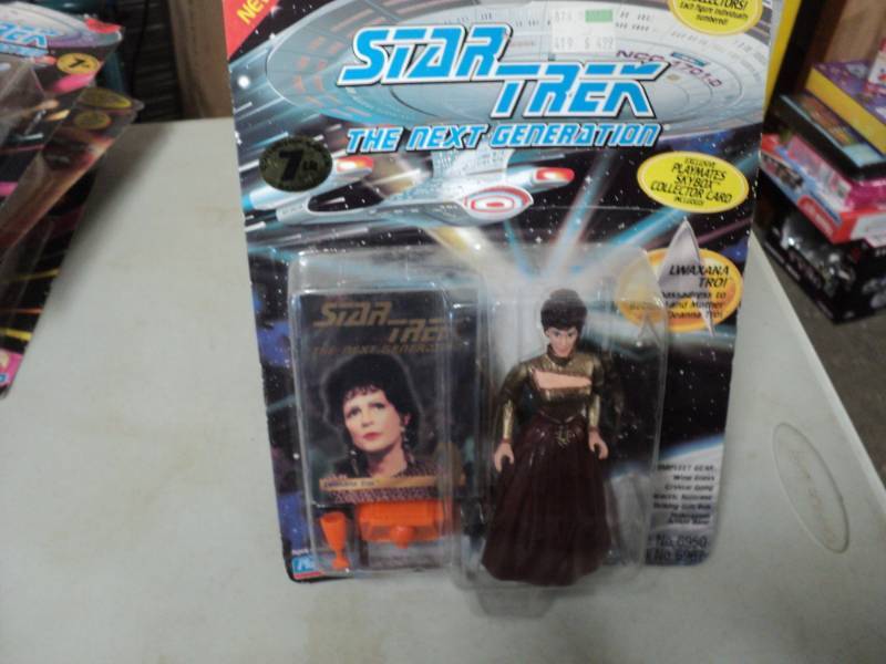 lot 278 image: Star Trek Collectibles...