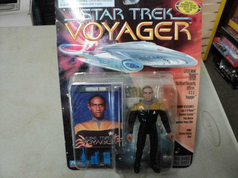 lot 290 image: Star Trek Collectibles...