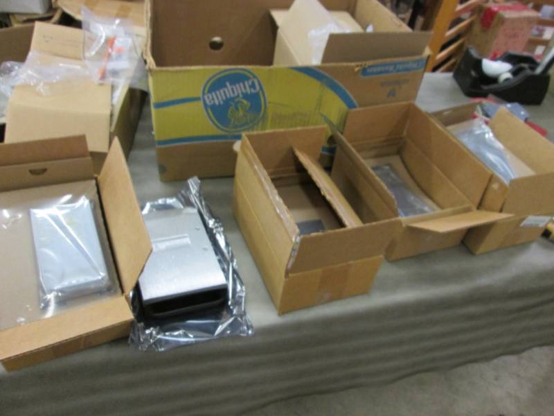 lot 31 image: DataPort & Assorted Electronic Part...