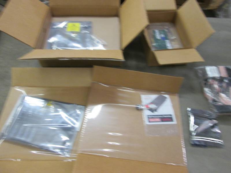 lot 40 image: Lot of 5 Electronic Parts in Anti-S...