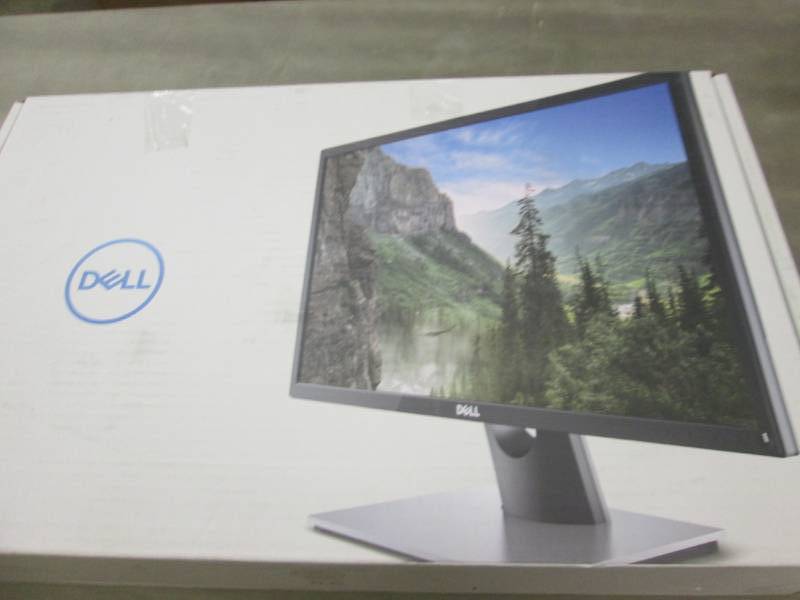 lot 82 image: Dell SE2416HX 23.8 Screen LED-Lit ...