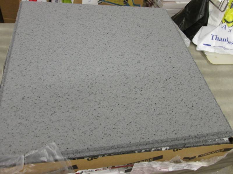 lot 158 image: 7 Cases USG 414 Frost ClimaPlus Cei...