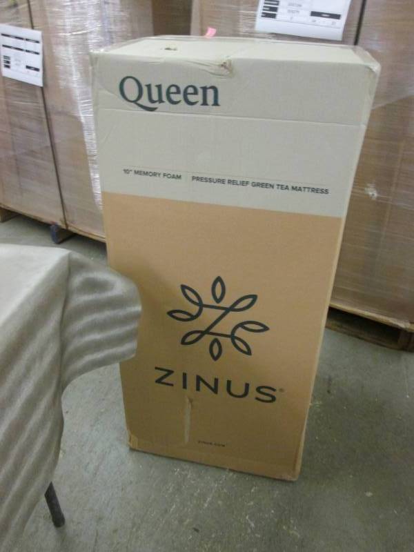 lot 212 image: Zinus Memory Foam 10  inch Green Te...