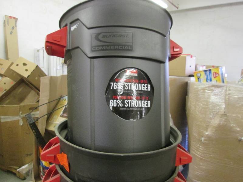 lot 231 image: Lot of 2-Suncast Commercial 32 Gall...